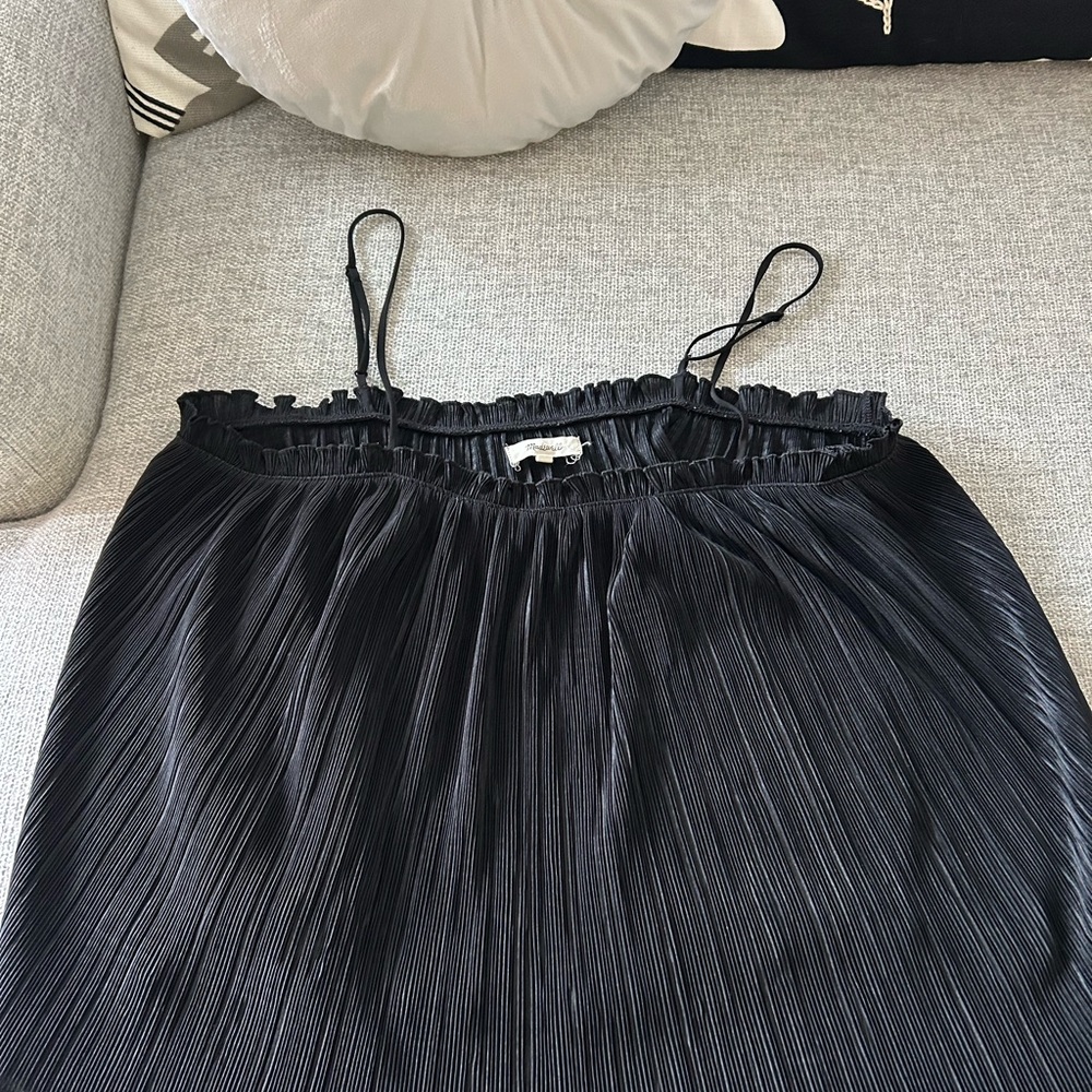 Madewell Black A-Line Pleated cropped blouse